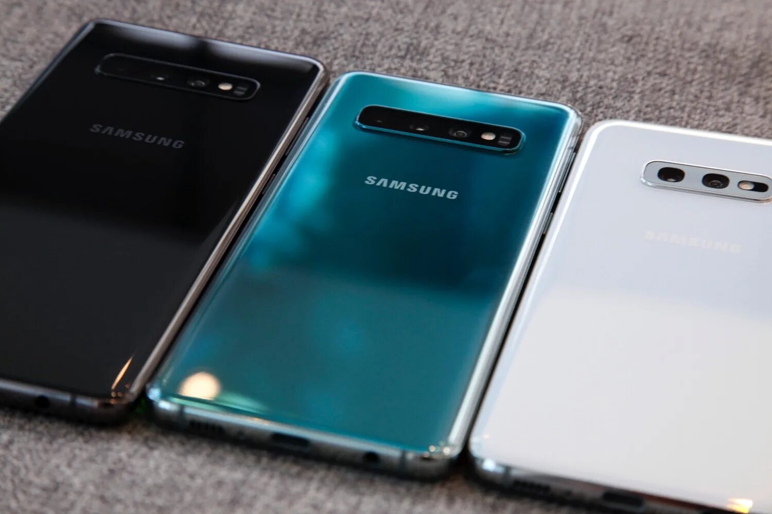 Самсунг 10 версия. Samsung Galaxy s10 Plus. Samsung Galaxy s10 / s10 +. Samsung Galaxy 10 Plus. Samsung Galaxy s10e Plus.