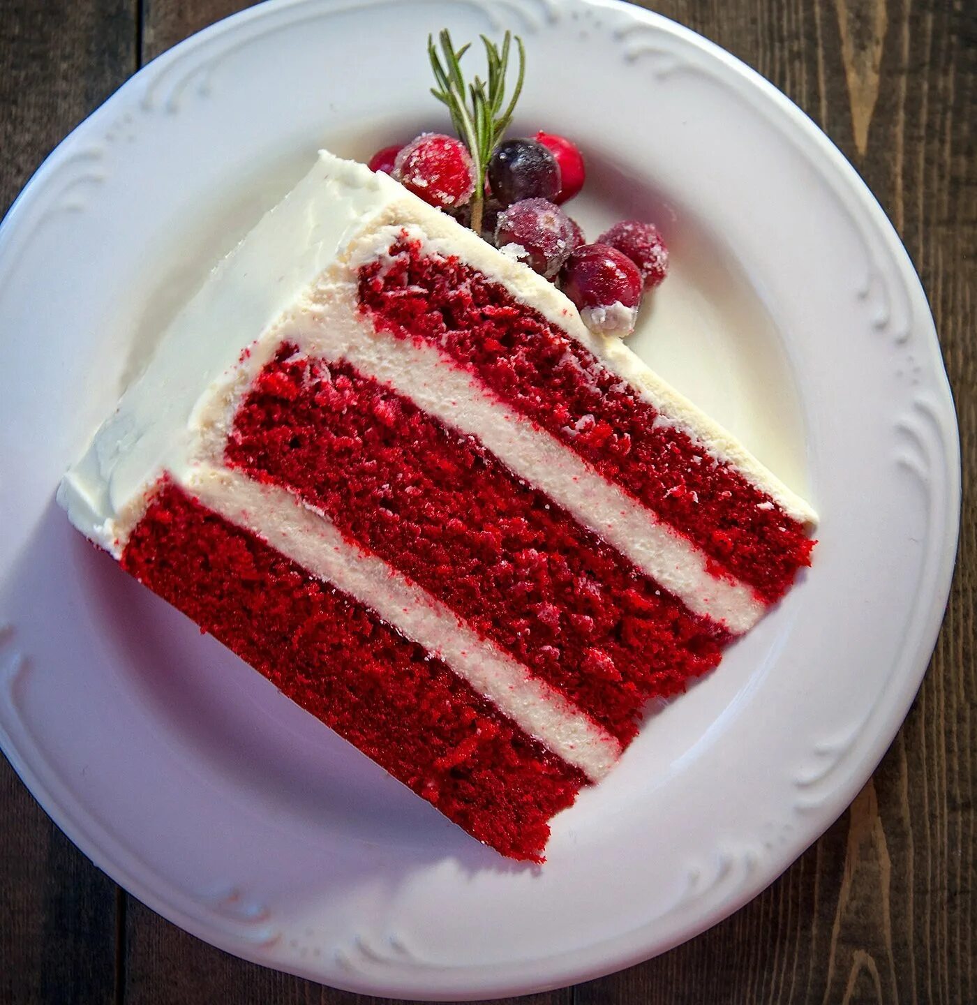 Red velvet cheesecake. Торт красный бархат шоколадница. Вельвет красный бархат. Торт «ред вельвет». Торт ред вельвет красный.