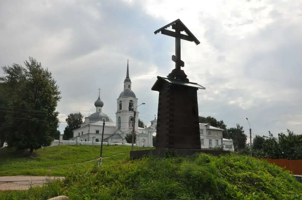 Храм александры и антонины кострома. Храм Александра и Антонины Кострома. Селище Кострома. Поклонный крест в Костроме. Селище Кострома фото.