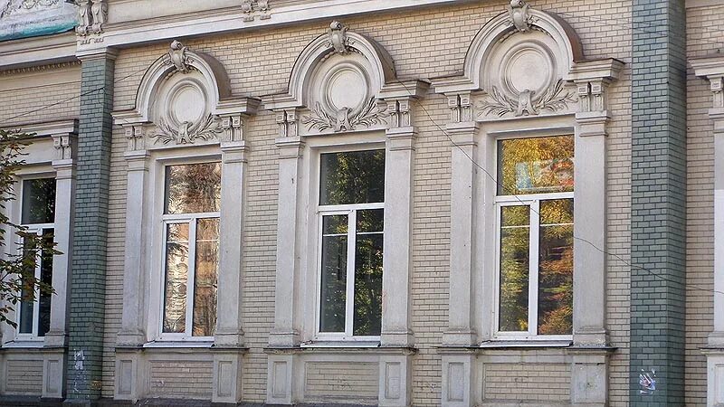 Сандрик межкомнатных дверей внизу. Сандрик кирпичный. 63. Магазин сандрик. Магазин сандрик.