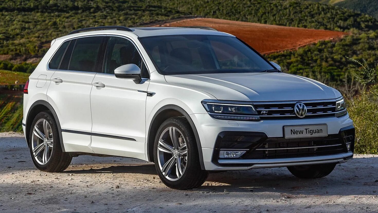 Vw r line. Volkswagen Tiguan 2 r-line. Volkswagen Tiguan r line 2016. VW Tiguan 2 r line. Volkswagen Tiguan 2020 r line.