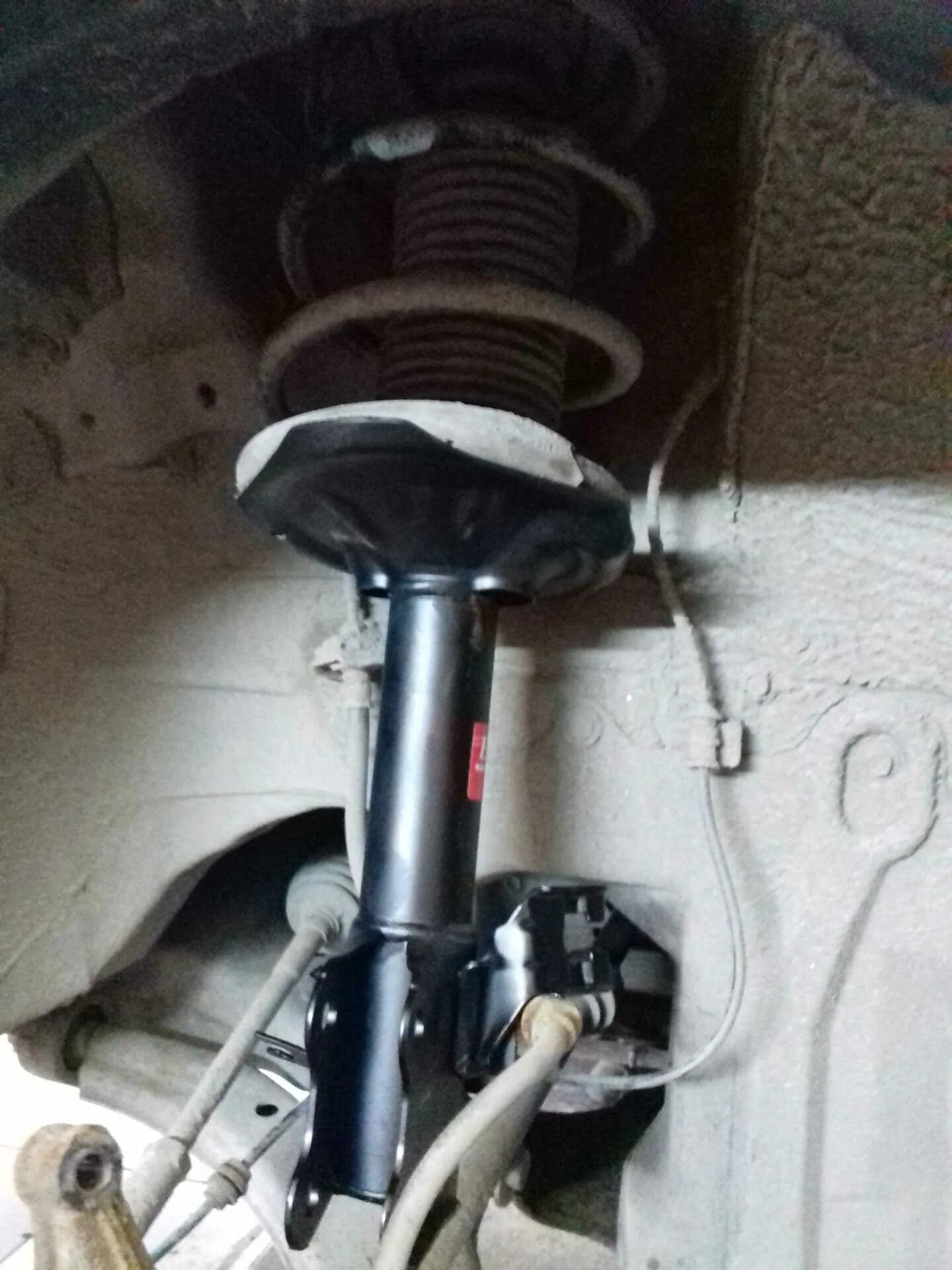 Задний амортизатор тиида с11. Баферы для пружин на ниссан блюберд силфи 2003 года правый руль. Стойки ниссан ад 11 кузов. Стойка передняя ниссан тиида. Передние стойки ниссан альмера классик.