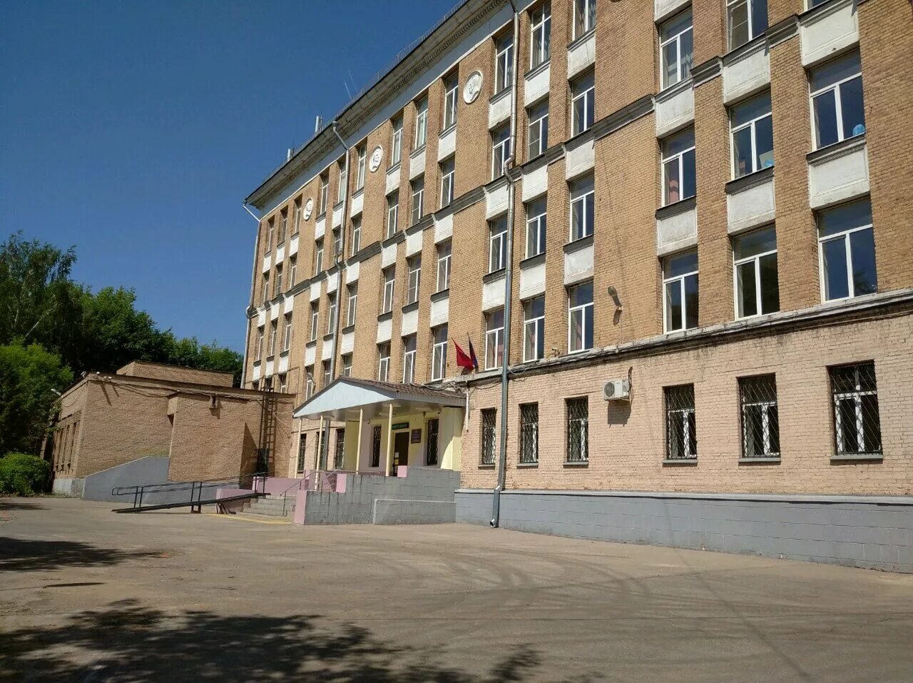 Новая школа мосфильмовская. Школа 1158 сумской 21а. Маш москва школа. Школа 1454 тимирязевская ул. Школа 9 москва.