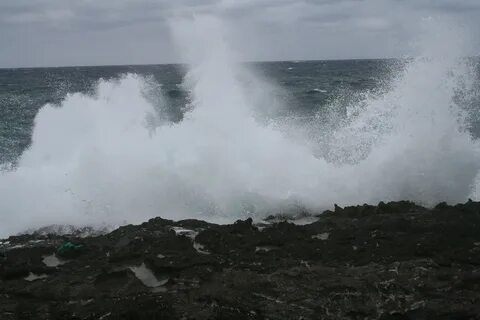Море поднялось