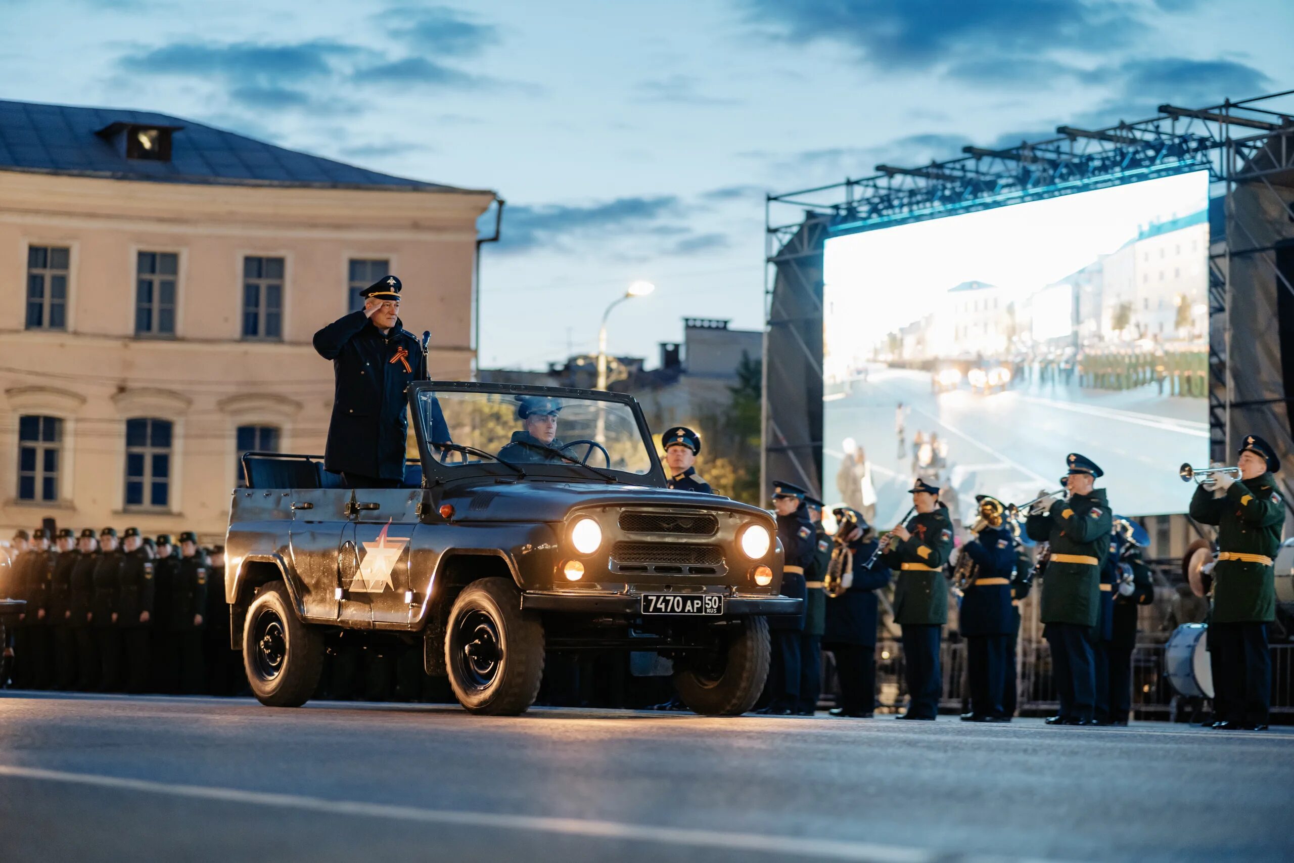 Генеральная репетиция парада. Парад Победы фото. Парад Победы Тверь. Тверь парад Победы фото. Вставай Россия военный парад Победы.