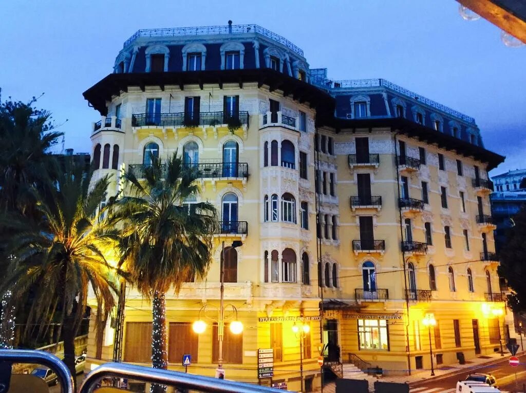 Отель в сан ремо. Royal hotel sanremo. Ресторан сан ремо абхазия. Отель сторис в сан-ремо. Отель сан ремо.