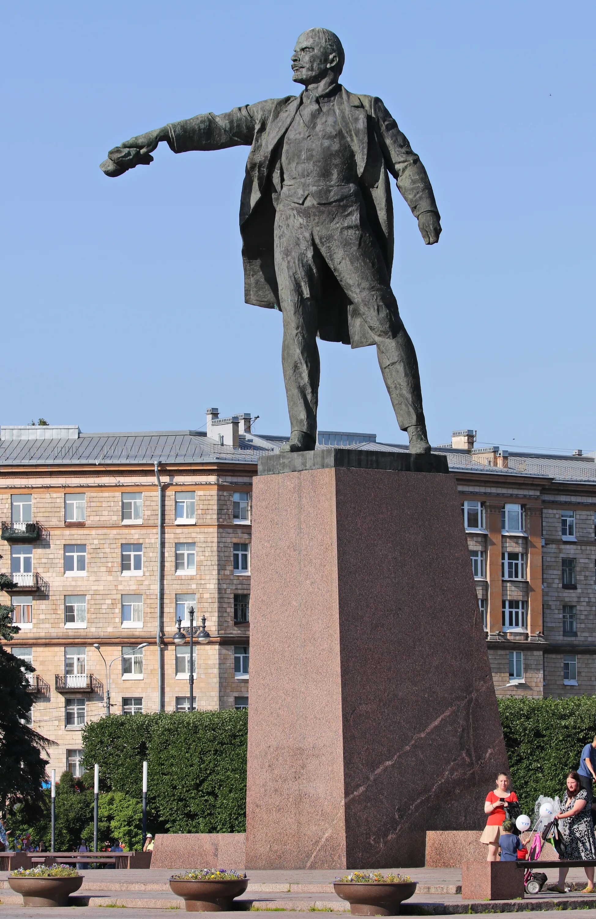 Московская памятник ленину