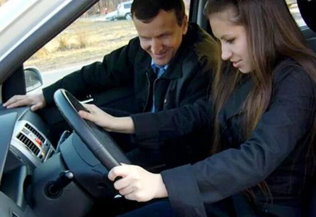 Уроки вождения с нуля автомат. Вождение автомобиля на механике. Вождение автомобиля для новичков. Первый урок вождения на механике. Уроки вождения на автомате.