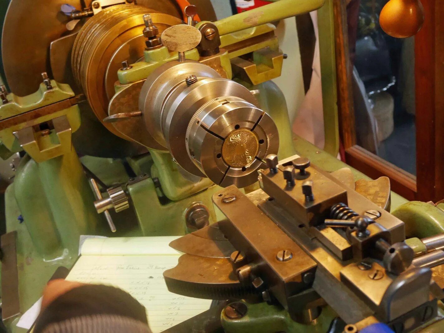 Токарные поделки из металла. Токарное зеркало. Turning engineering. Ncx 10 станок чпу. Обработка металла на токарном станке.