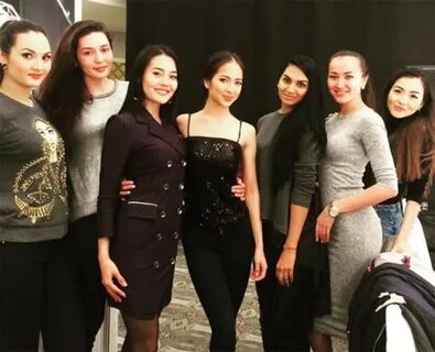 Казашки в клубе