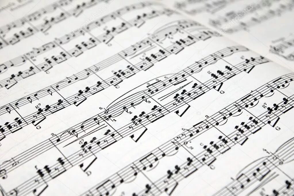 Ноты белыми листьями. Лист с нотами. Нотный лист с нотами. Старинные нотные листы. Много листов с нотами