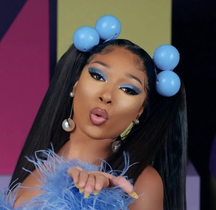 Megan three stallion. Megan safe. Бреона тейлор. Megan i. Боди меган сталлион.