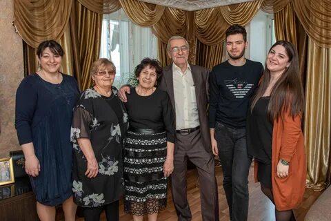Семья на армянском
