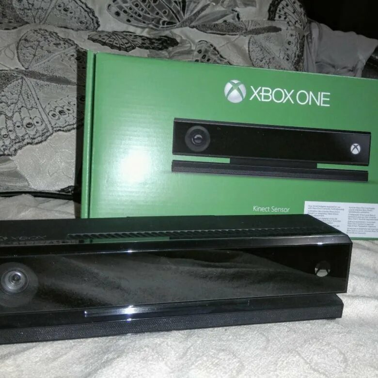 Купить one в новосибирске. Xbox one Kinect 2.0. Xbox one Kinect sensor комплект. Kinect 2.0 для Xbox one комплект. Камер Kinect 2.0 характеристики.