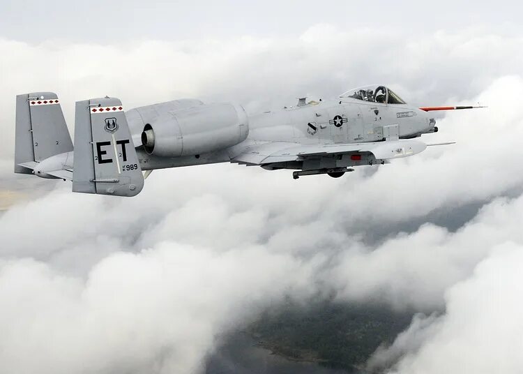 Thunderbolt 911 air d. Thunderobot 911 air d. A-10 thunderbolt в бою. P-47 thunderbolt. Thunderbolt ноутбук 911 air.