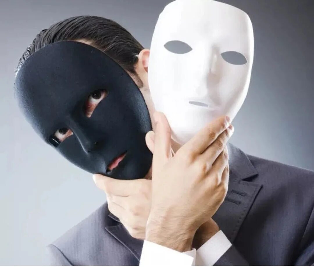 Маска лицемерия. Театральные маски. Двуличный лицемер. Человек в театральной маске. Надеть личину.
