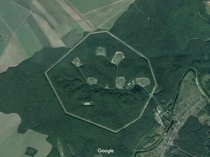 Нашел военную базу