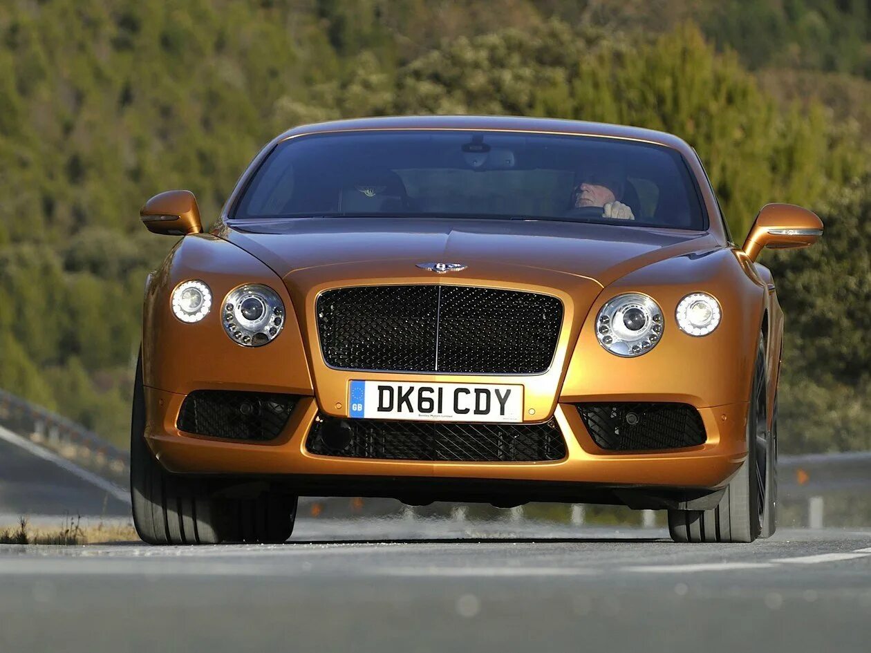 Дорогие машины марки в россии. Bentley Continental gt v8 2012. Бентли Континенталь v8. Бентли Continental gt v8. Bentley Continental gt v8.