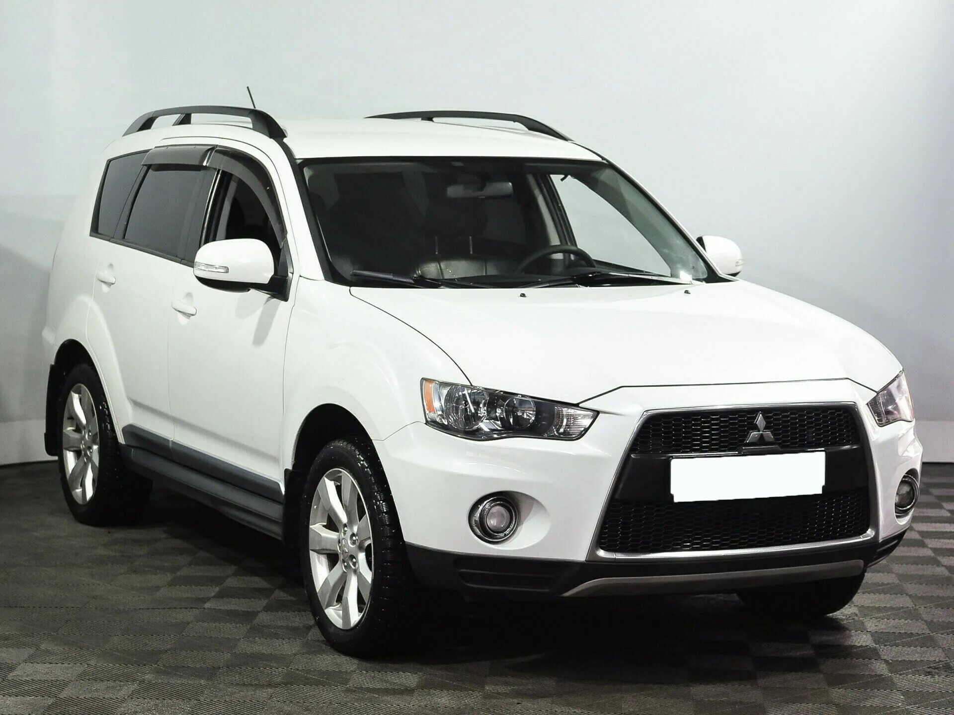 Мицубиси 2011г. Mitsubishi Outlander 2011. Mitsubishi Outlander 2 2011. Митсубиши Аутлендер 2011. Мицубиси Аутлендер 2011 белый.