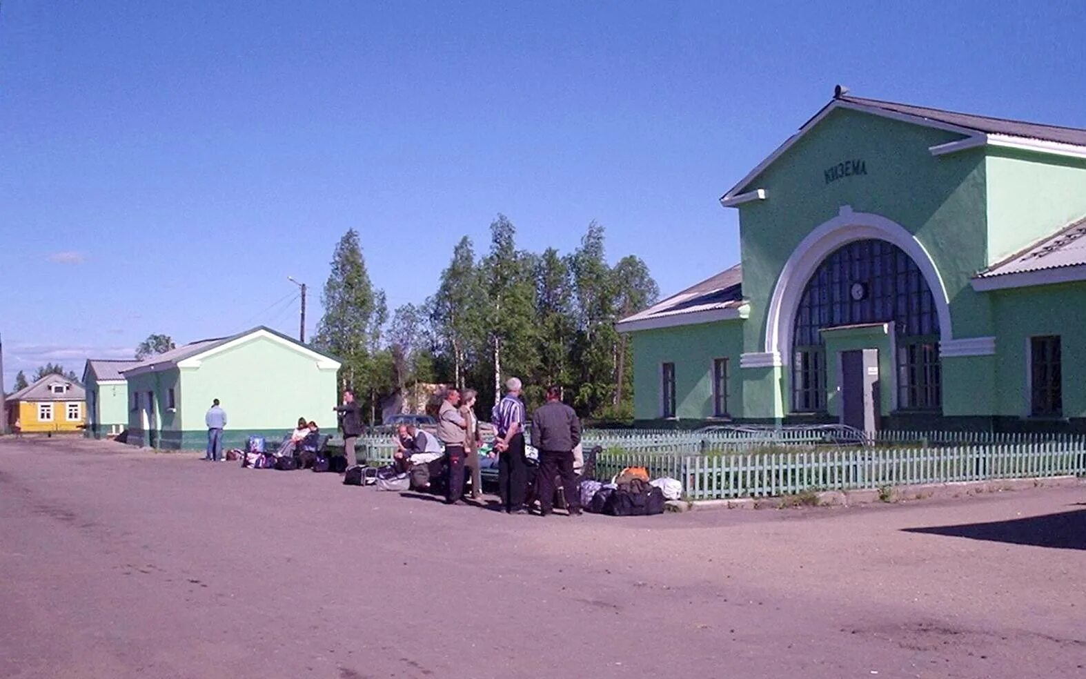 Погода на неделю в октябрьском устьянского. Станция Кизема Архангельская область. Устьянский район поселок Кизема. ЖД вокзал Кизема. Станция Кулой Архангельской области.