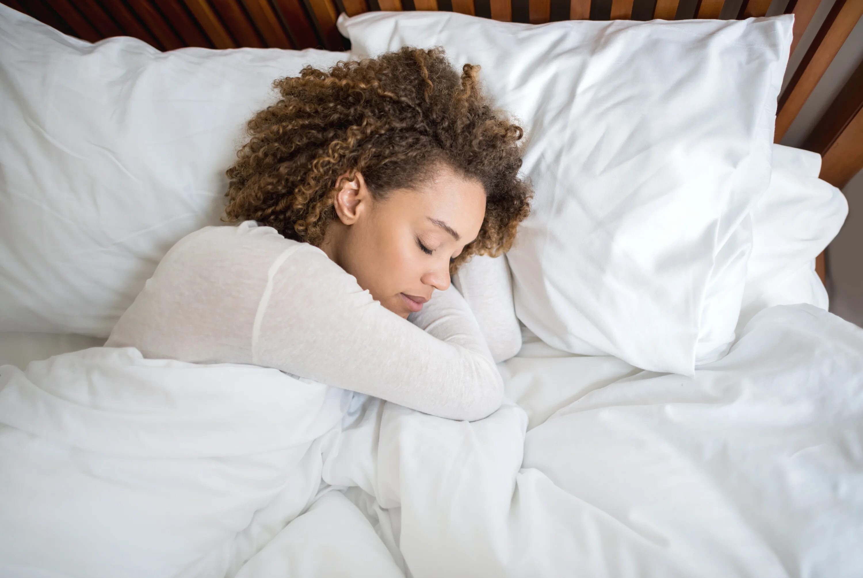She is sleeping. Женщина спит. Про сон. Спать днем. Сон картинки.
