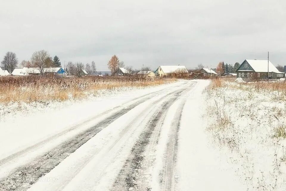 Первый снег в селе. Первый снег в деревне. зима в деревне. деревня зимой.