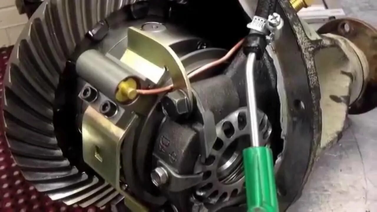 80-4803010 ( мтз ). Дифференциал кпп ваз 2110. Механизм включения блокировки мтз 82. Limited slip differential clutch. Самоблокирующийся дифференциал.