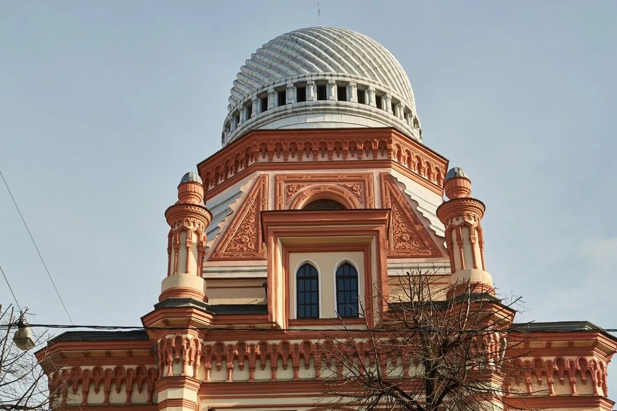 Большую синагогу. Большая хоральная синагога Санкт-Петербург. Большая хоральная синагога — синагога в Санкт-Петербурге. Иудейский храм синагога Санкт Петербург. Большая хоральная синагога (иудаизм).