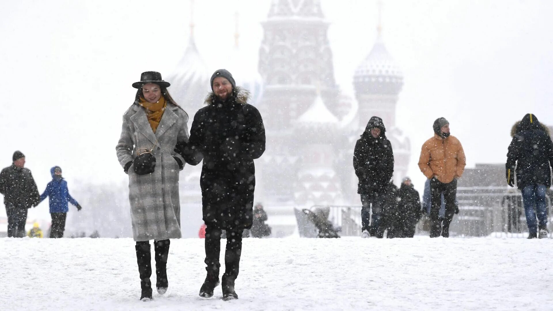 Сильный снегопад в Москве 2021. Снегопад в Москве 2022 декабрь. Снегопад в Москве сегодня 2022. Рекордные снегопады в Москве.