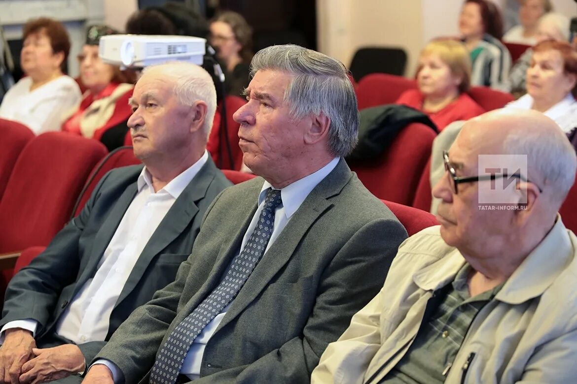 язучылар. язучылар. язучылар берлеге. язучылар берлеге. презентация в юговке а.