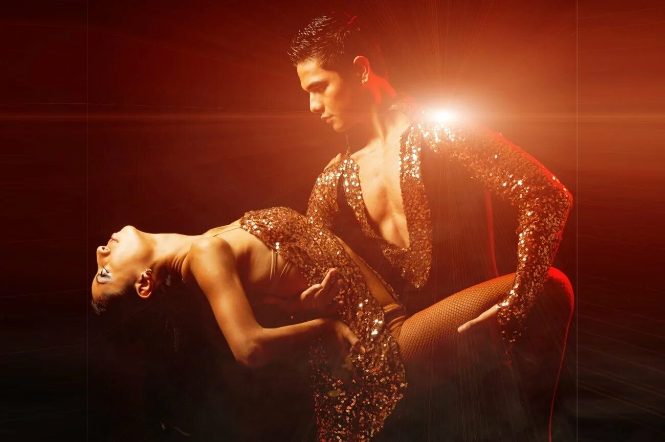 Парные танцы. Бачата танец. Пара танцует сальсу. Бачата денис. Бачата новосибирск.