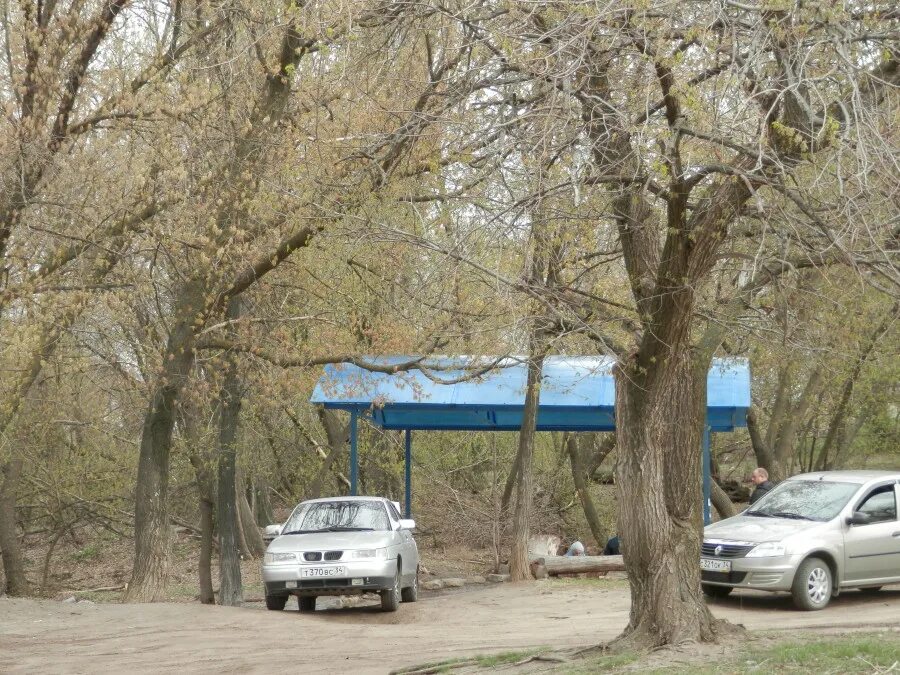 Родники волгоградской. Шенбруннский Родник Волгоград. Родник Красноармейский район Волгоград. Ергенинский Родник. Родник в Красноармейском районе.