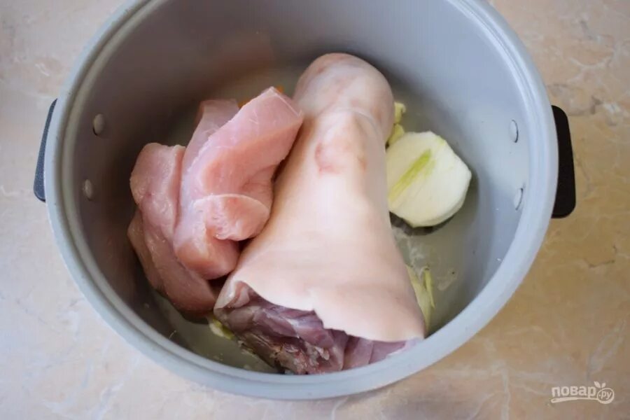 Холодец из шеи индейки. Холодец из крылышек индейки. Холодец, зельц. Холодец из индюшиных потрохов. Рецепт холодца из свиных ножек и индейки.