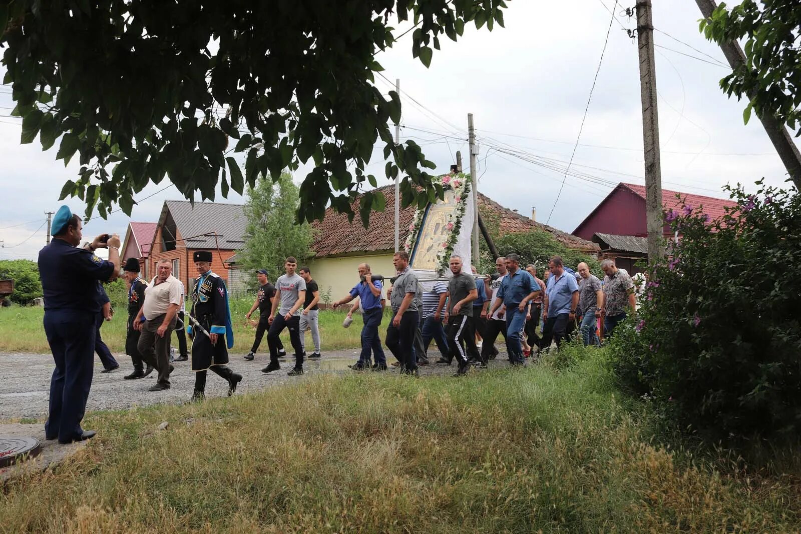 Погода в станице архонская. Станица Архонская Северная Осетия. Станица Архонская Владикавказ. Сады в ст Архонской. Горы из станицы Архонская.