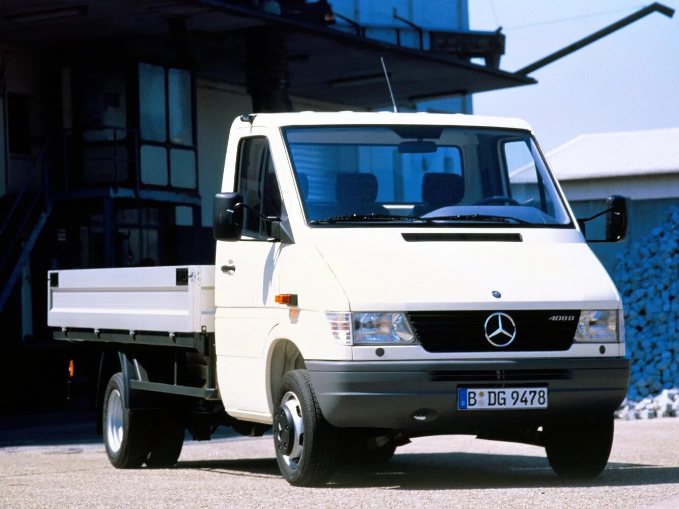 Мерседес спринтер бортовой. Mercedes-Benz Sprinter 1995. Мерседес Бенц Спринтер бортовой грузовик. Мерседес Спринтер бортовой 2000. Mercedes-Benz Sprinter Double Cab.