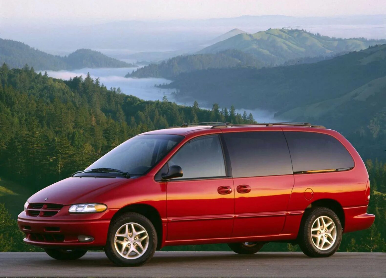 Крайслер вояджер караван. Dodge /Grand/ Caravan 2000. Dodge Grand Caravan 1995. Dodge Caravan 3.3. Dodge Caravan III 1995 – 2000.