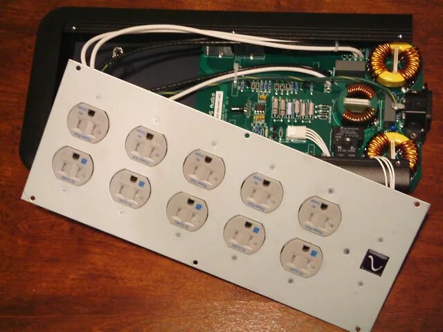 Сетевой фильтр audio. Ps audio upc-200 power center. сетевой фильтр ps audio dectet power center. ps audio dectet power center внутри. ps audio ps-ii mk5.