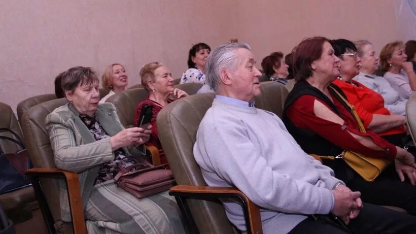 Балашиха кружки для пенсионеров. Квиз для старшего поколения. Работа для пенсионеров в балашихе. Центр долголетия в домодедово. Работа для пенсионеров в балашихе.