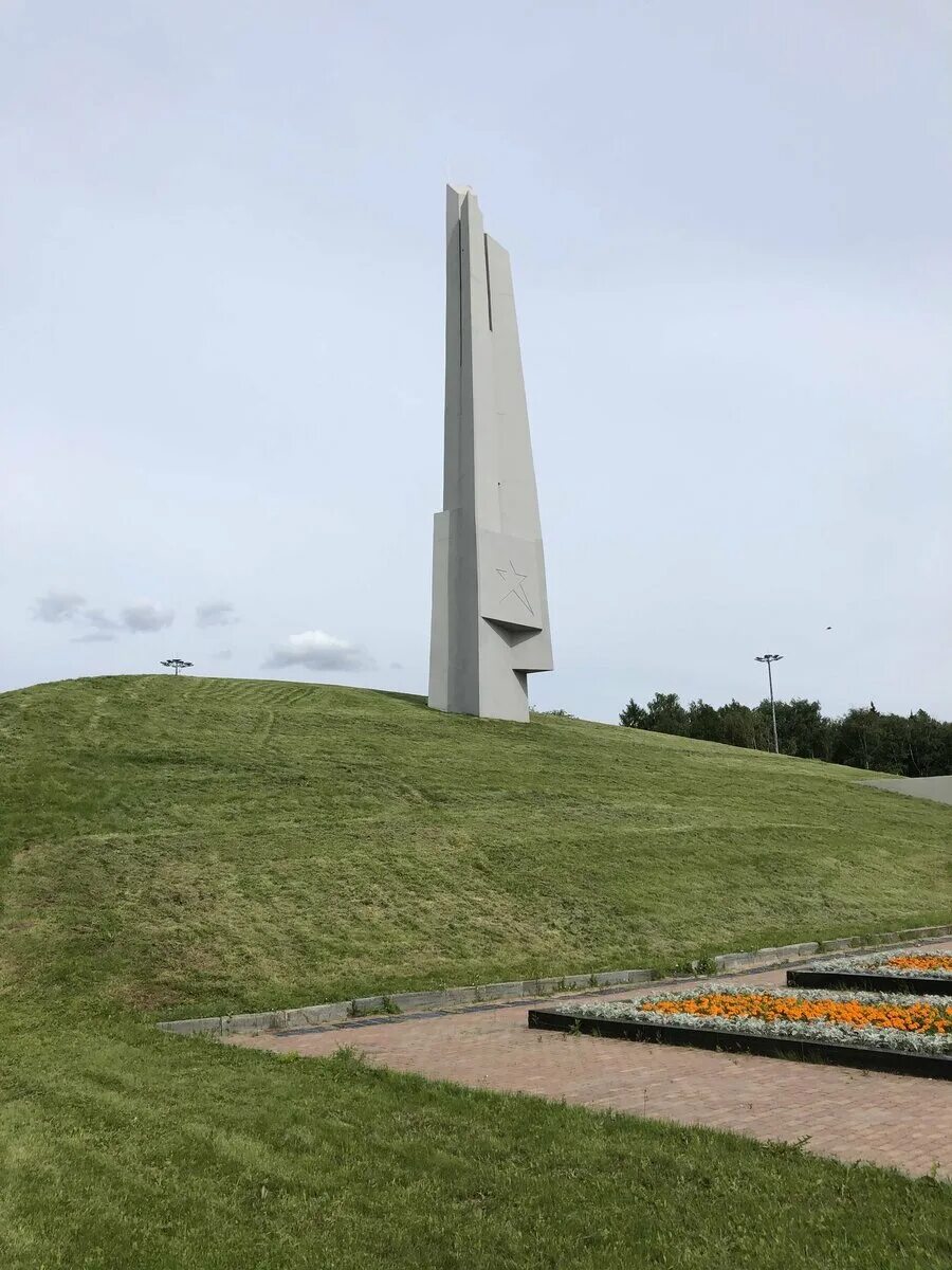 Как называется мемориал. Мемориальный комплекс «штыки». монумент штык адыгея. мемориальный комплекс 1860 в одессе. мемориальный комплекс пашко.
