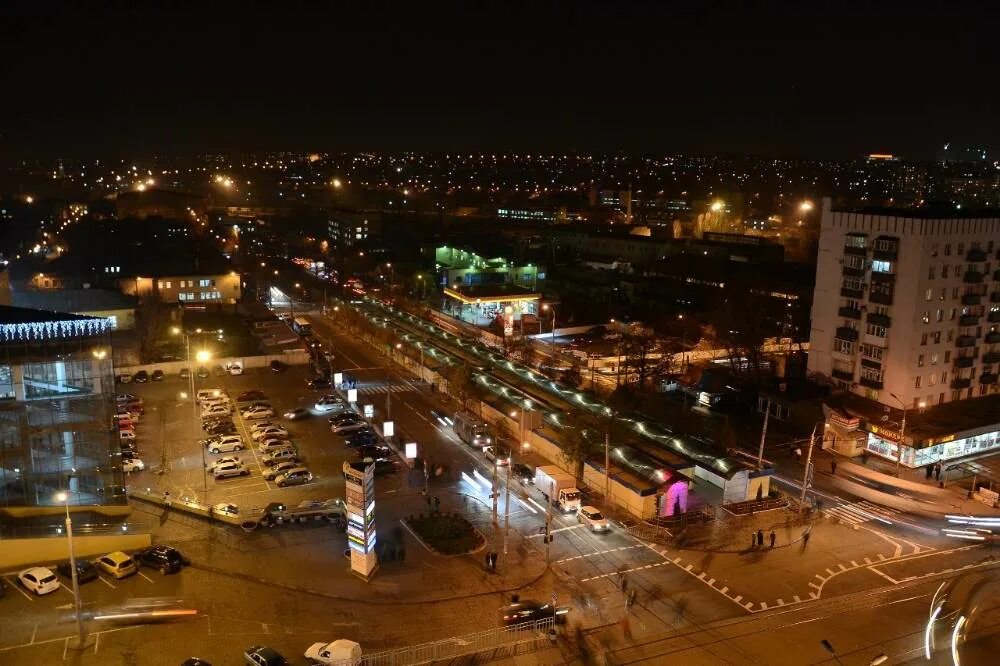 Очереди за водой в донецке днр. Луганск красивые фото. Как ответим за донецк. Референдум 11. Город ясиноватая днр.