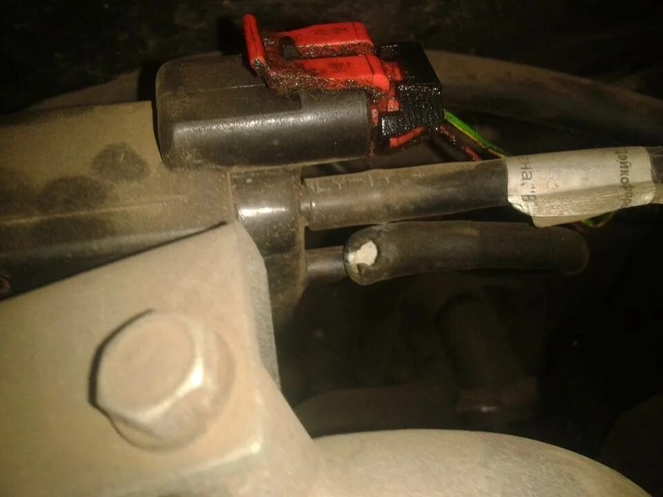 Нива 21214 заводится. Шланг холостого хода нива шевроле. Форсунка холодного старта нива шевроле. 21214 глохнет. Холостой ход нива 21214 инжектор.