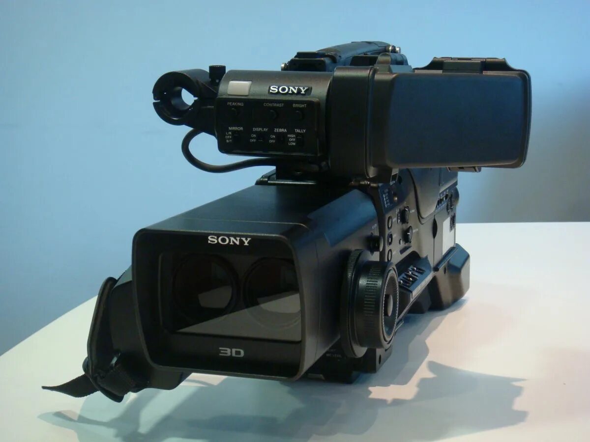 Три д камера. Видеокамера sony 3d. видеокамера подводная sony 3rd2. камера сони 3. видеокамера сони 3 d 10920x 1080.