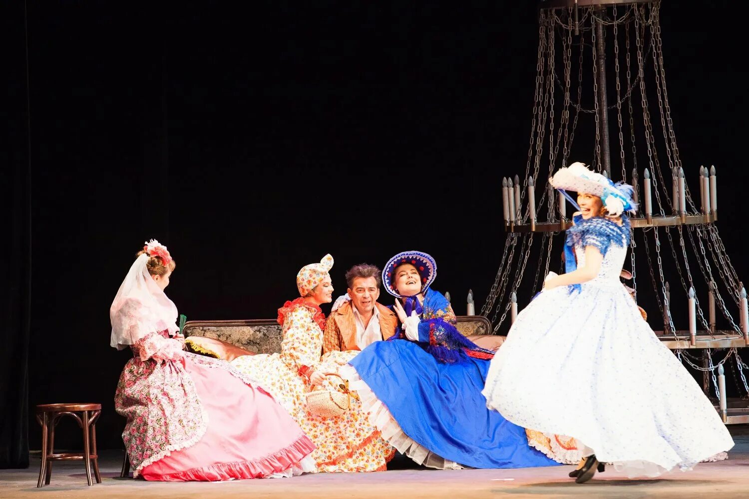 театр женская роль