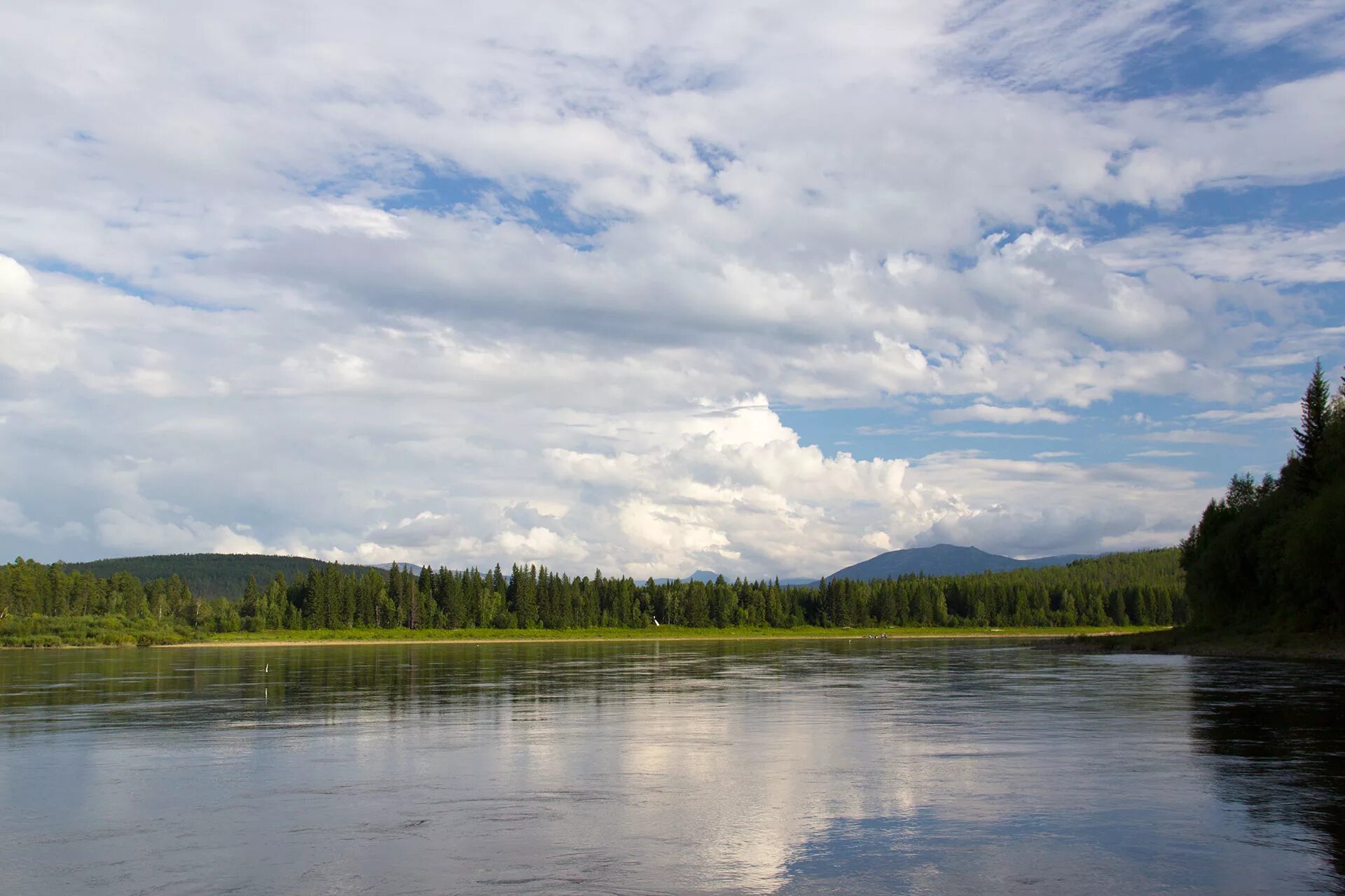Левый приток реки алдан. Исток реки амга. Правые притоки реки лена. Крупнейшие притоки реки лены. Река дянышка якутия.