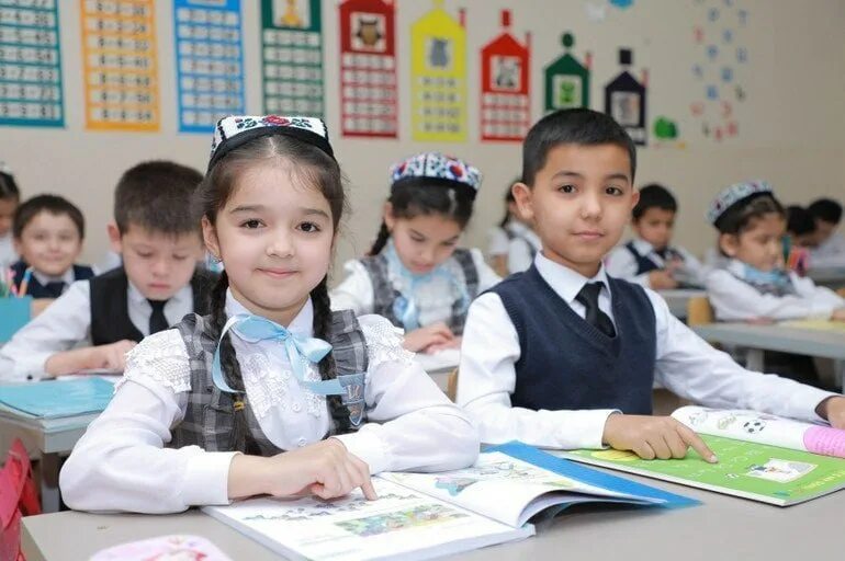 Хусусий мактаб. Школьники Узбекистана. Образование в Узбекистане. Мактаб укувчиси.