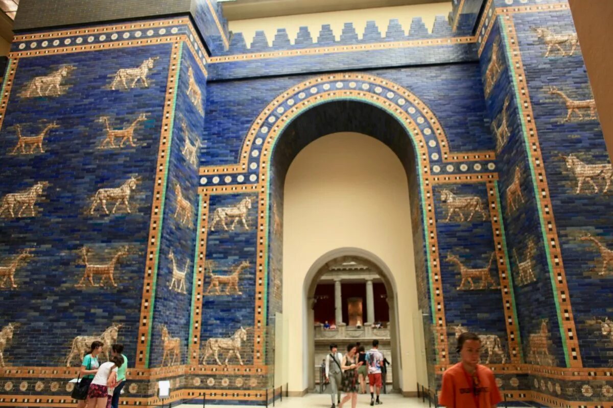 Ворота богини иштар. Ворота богини иштар в берлине. Ворота иштар пергамский музей. Нововавилонское царство ворота богини иштар. Ворота богини.