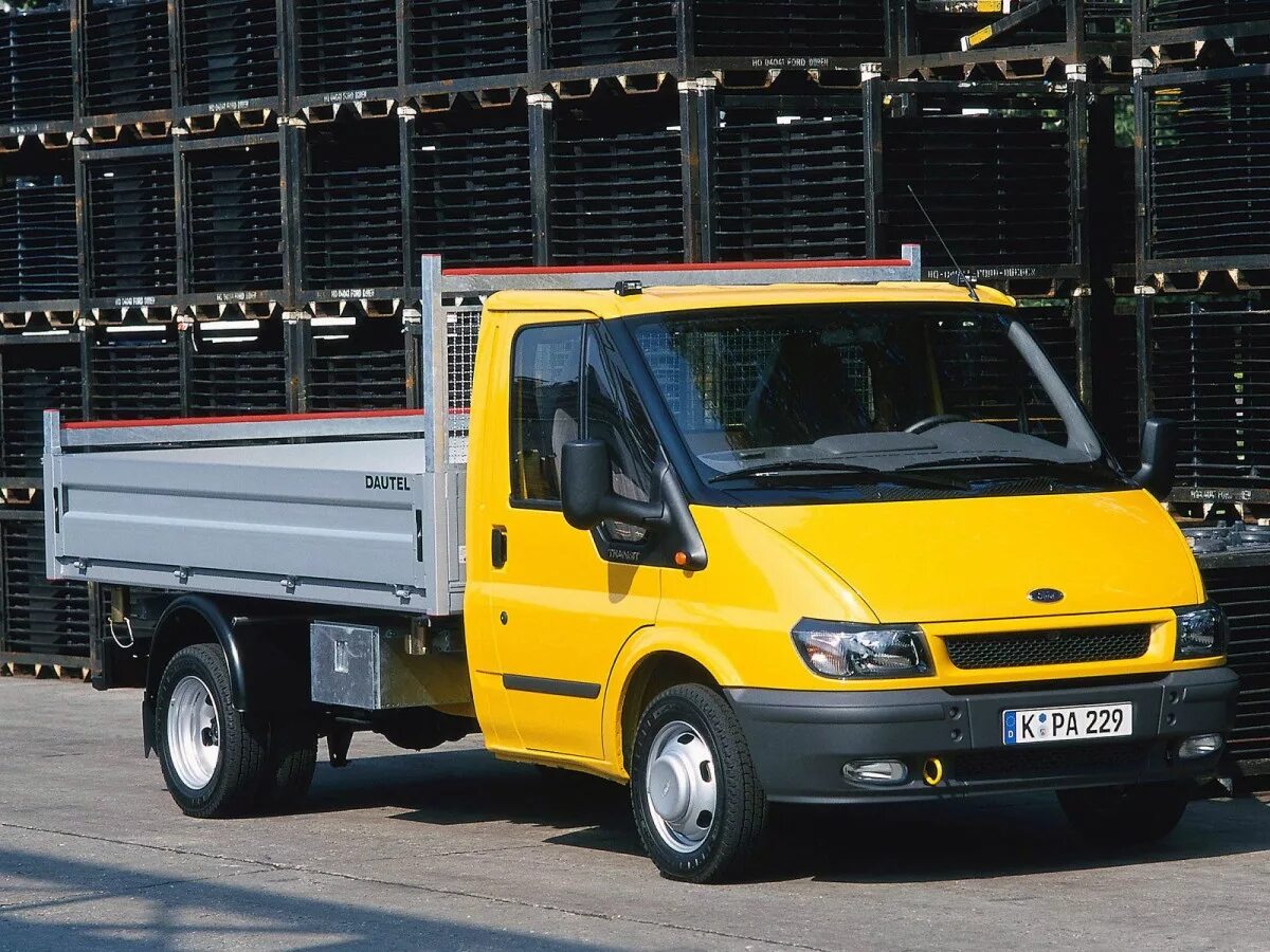 Газ малотоннажный грузовой автомобиль. Ford Transit 2000 грузовой. Ford Transit '2000–06. Ford Transit 06. Ford Transit грузовой бортовой.