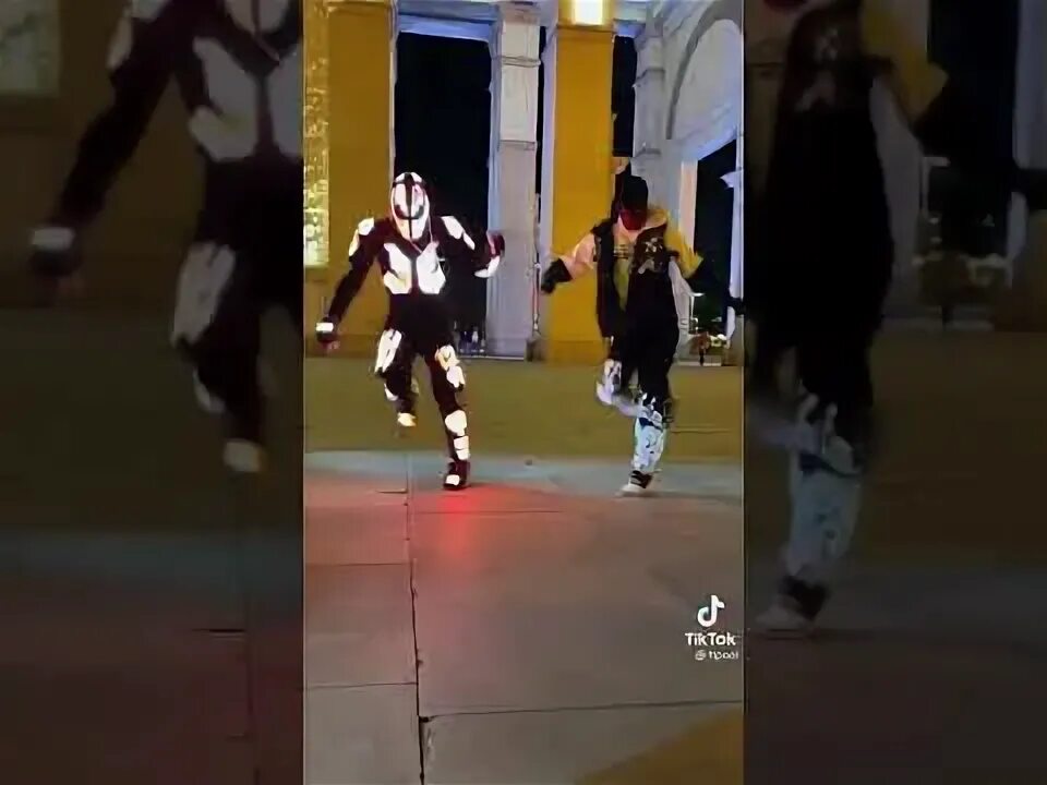 Tik tok танцы. Как танцевать танец тока тока тока. Тренды танцы из тик тока. Как танцевать танец тока тока тока. Как танцевать танец тока тока тока.