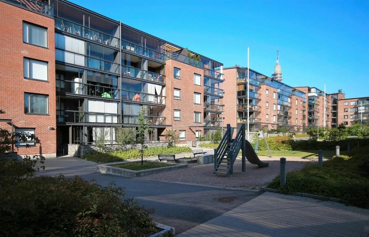 Барнхаус финляндия. Северный модерн в архитектуре хельсинки. Финские таунхаусы. Северный модерн особняк финляндия. Финская архитектура жилой комплекс хельсинки.