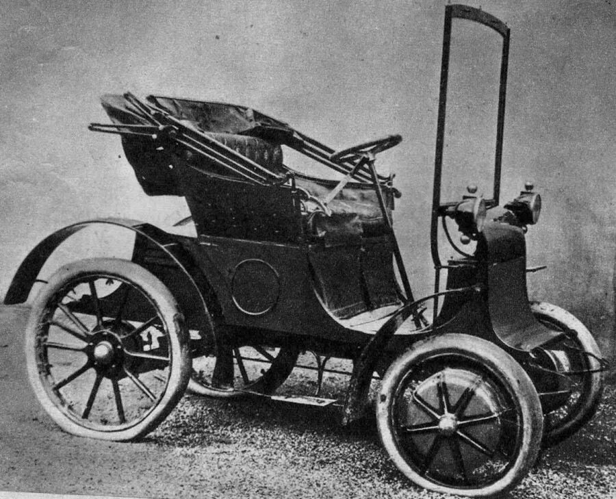 1 электрический автомобиль. Электромобиль Lohner Porsche. Lohner-Porsche гибридный автомобиль.